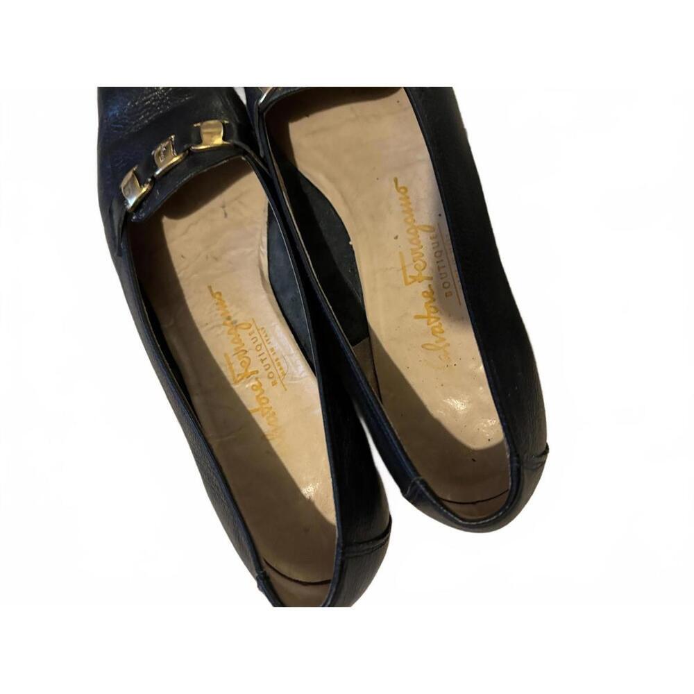 Salvatore Ferragamo Women's Leather Loafers with Gold Detail - Picture 3 of 6